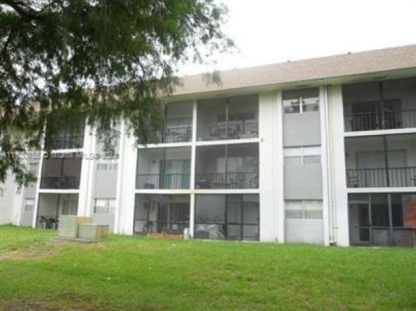 Versailles Gardens, Fort Lauderdale, Florida 33321, image 1