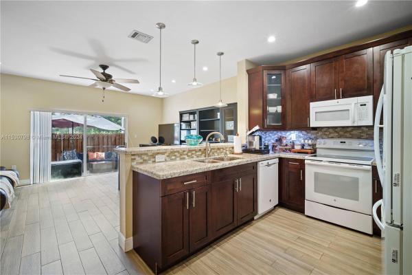 Leeward, 8401 NW 107th Ct #5-36, Doral, Florida 33178, image 1