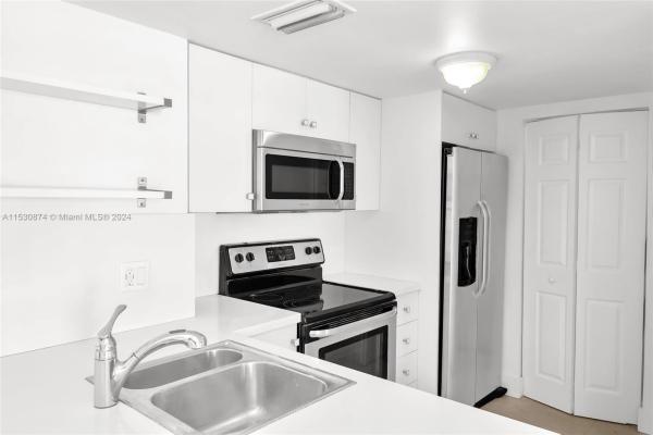 Isola, 770 Claughton Island Dr #1403, Miami, Florida 33131, image 3