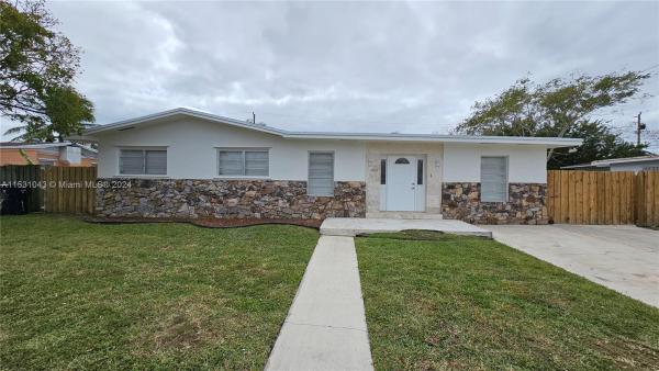 Pine Tree Manor, 9530 Dana Rd, Cutler Bay, Florida 33157, image 1