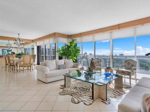 Hamptons West, 20281 E Country Club Dr #2215, Aventura, Florida 33180, image 2