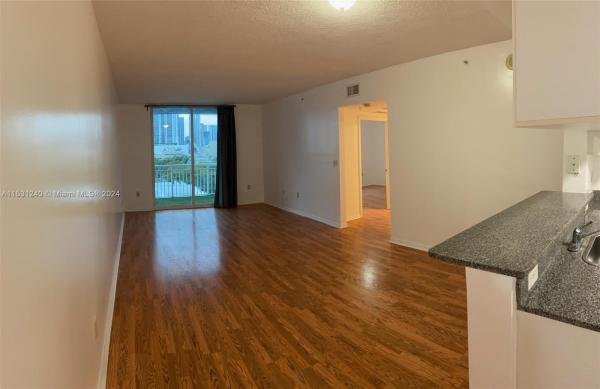 1800 Biscayne Plaza, 275 NE 18th St #803, Miami, Florida 33132, image 1