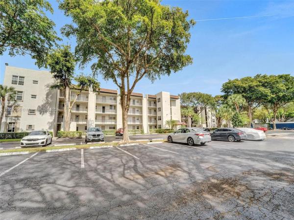 Lagoon Place, 9325 Lagoon Pl #303, Davie, Florida 33324, image 1