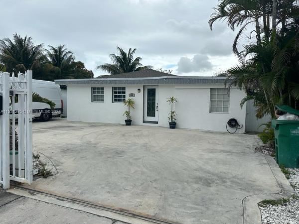 Pinewood Park, 860 NW 113th St, Pinewood, Florida 33168, image 3