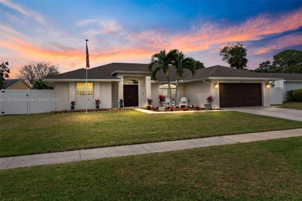 Huntington Woods, 121 Sherwood Dr, Royal Palm Beach, Florida 33411, image 3