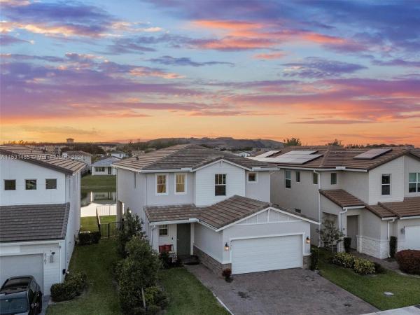 Veleiros At Crystal Lake, 4171 Pelicano Way, Deerfield Beach, Florida 33064, image 1