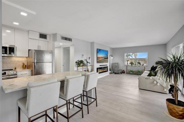 Rivers Bend, 1839 Middle River Dr #200, Fort Lauderdale, Florida 33305, image 1