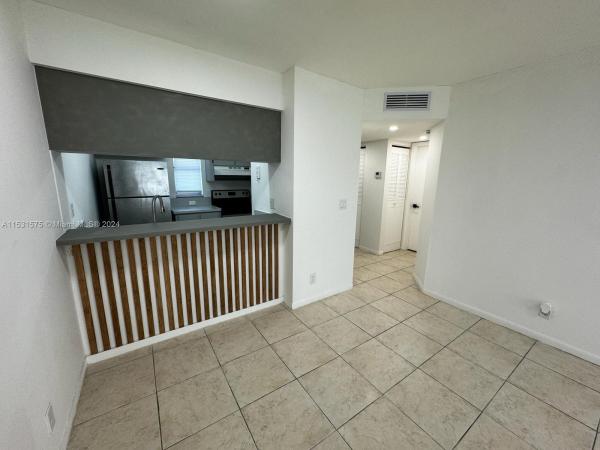 Lakewood Village Of Coral Springs, 910 Twin Lakes Dr #8-K, Coral Springs, Florida 33071, image 1