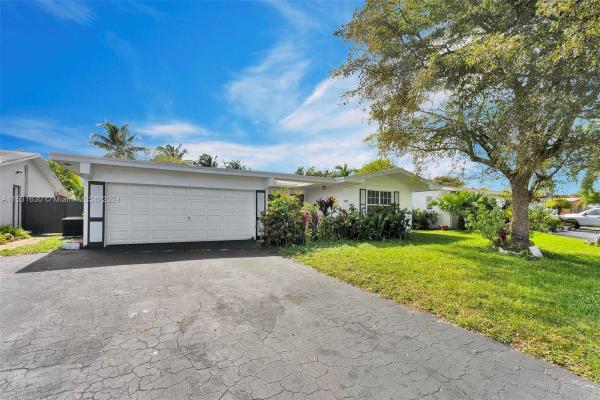 The Knolls, 8460 Windsor Dr, Miramar, Florida 33025, image 3