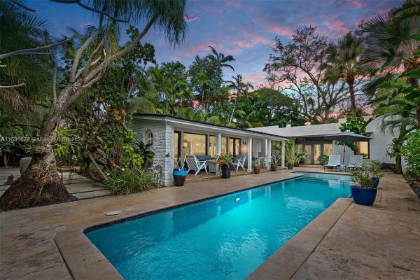 Pinecrest Villas, 7721 SW 60th Ave, South Miami, Florida 33143, image 2