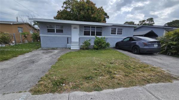 Boulevard Gardens, 374 NW 31st Ave, Fort Lauderdale, Florida 33311, image 2