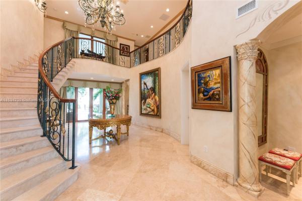 Beach View, 5655 Pine Tree Dr, Miami Beach, Florida 33140, image 3