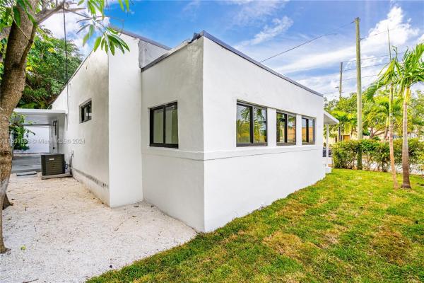Bliss Properties, 904 SW 10th Ave, Miami, Florida 33130, image 3