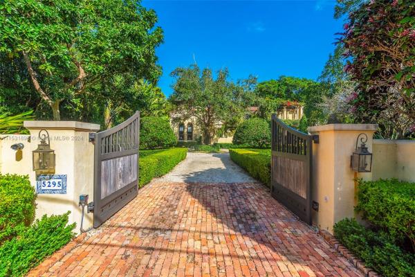 Hammock Lakes, 5295 Hammock Dr, Coral Gables, Florida 33156, image 1