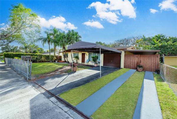 Heftler Homes, 5030 SW 103rd Pl, Kendall, Florida 33165, image 3