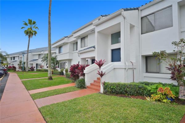 San Simeon, 21300 San Simeon Way #L4, Ives Estates, Florida 33179, image 3