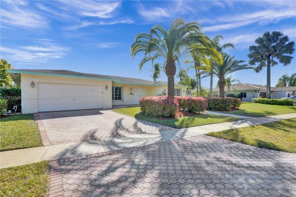 Bonaventure Lakes, 483 Sailboat Cir, Weston, Florida 33326, image 1