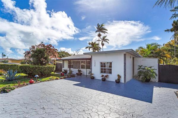 Kirkpatrick, 1330 NE 130th St, North Miami, Florida 33161, image 2