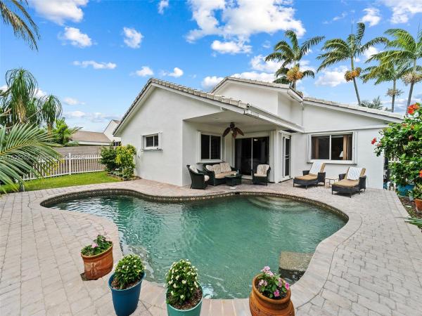 Ocean View Golf, 314 SE 3rd Pl, Dania Beach, Florida 33004, image 1