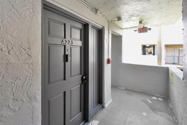 Park East, 20 NW 87th Ave #A223, Fountainebleau, Florida 33172, image 3