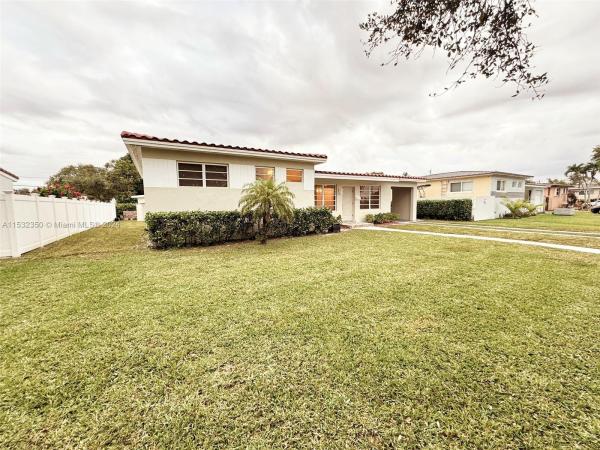 Karen Park, 1030 Nightingale Ave, Miami Springs, Florida 33166, image 3