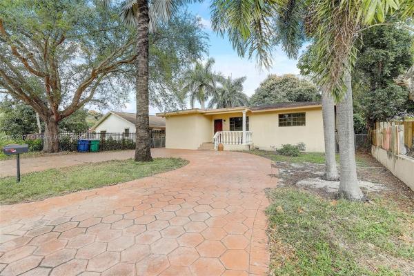 Fulford Highlands, 315 NE 160th Ter, Golden Glades, Florida 33162, image 3