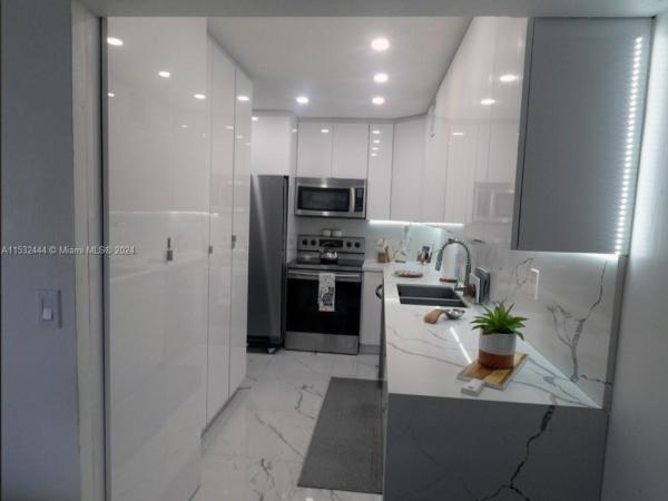 Miller Gardens, 5900 SW 127th Ave #3114, Kendale Lakes, Florida 33183, image 2