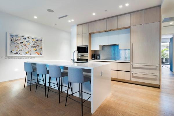 Louver House, 311 Meridian Ave #202, Miami Beach, Florida 33139, image 3