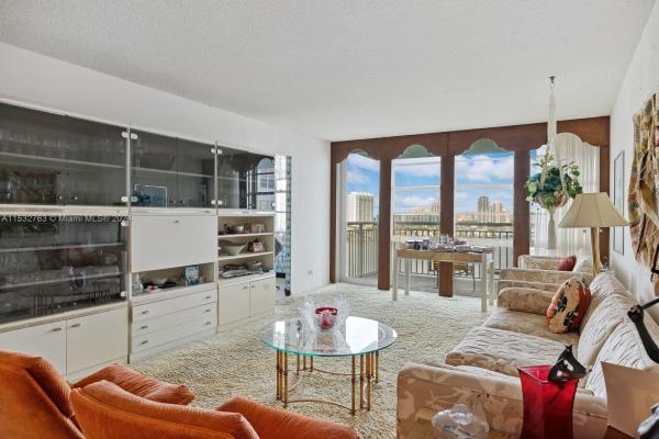 Winston Towers 500, 301 174th St #1502, Sunny Isles Beach, Florida 33160, image 2