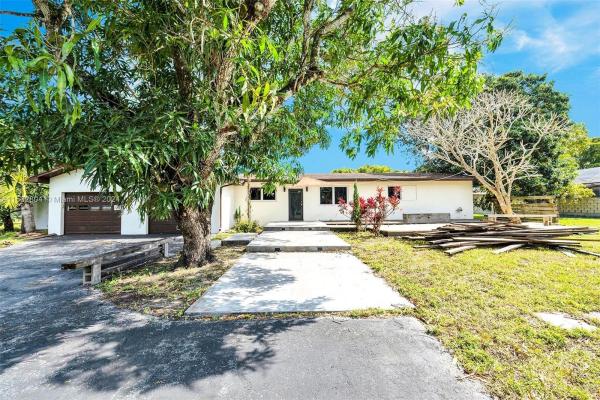 Florida Fruit Land Company, 14300 NW 77th Ave, Miami Lakes, Florida 33016, image 3