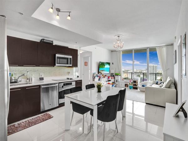 The Ivy At Riverfront, 90 SW 3rd St #2707, Miami, Florida 33130, image 1