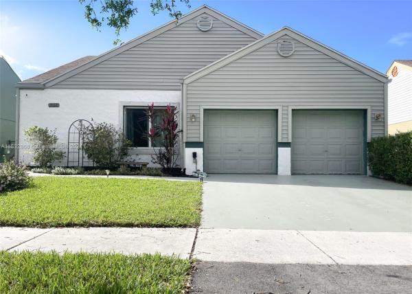 Cinnamon Place At Honeywoods, 1010 SW 86th Ave, Pembroke Pines, Florida 33025, image 1