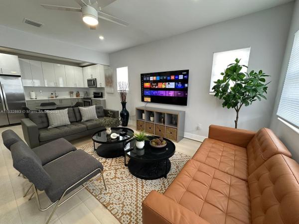 Lawrence Estates East, 994 NW 2nd St, Miami, Florida 33128, image 1