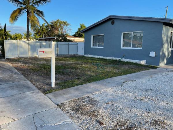 South Coral Homes, 10250 Dominican Dr, Cutler Bay, Florida 33189, image 3