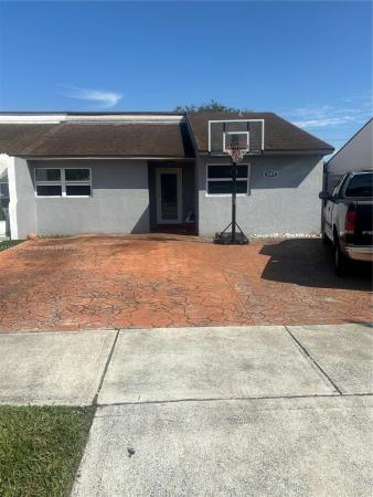 Grand Canal Homes, 527 SW 95th Ct, Fountainebleau, Florida 33174, image 1
