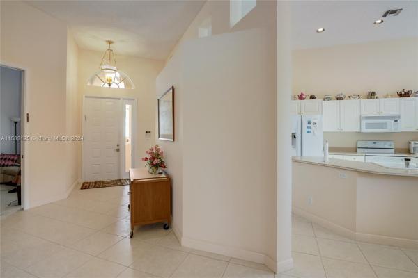 Turnberry Isle At Aberdeen, 6987 Fairway Lakes Dr, Boynton Beach, Florida 33472, image 2