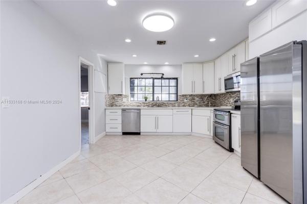 17110 NE 11th Ct, North Miami Beach, Florida 33162, image 2