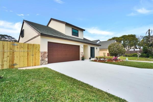 Beaumont Place, 114 Beaumont Ln, Palm Beach Gardens, Florida 33410, image 1