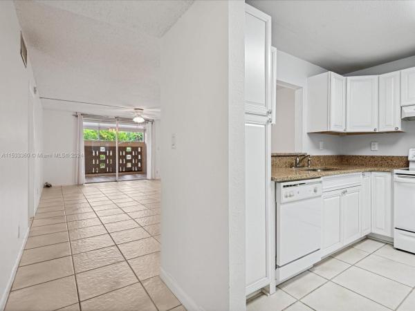 Polynesian Gardens, Plantation, Florida 33317, image 1