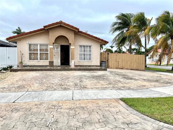 Biltmore Villas, 9190 NW 114th Ter, Hialeah Gardens, Florida 33018, image 1