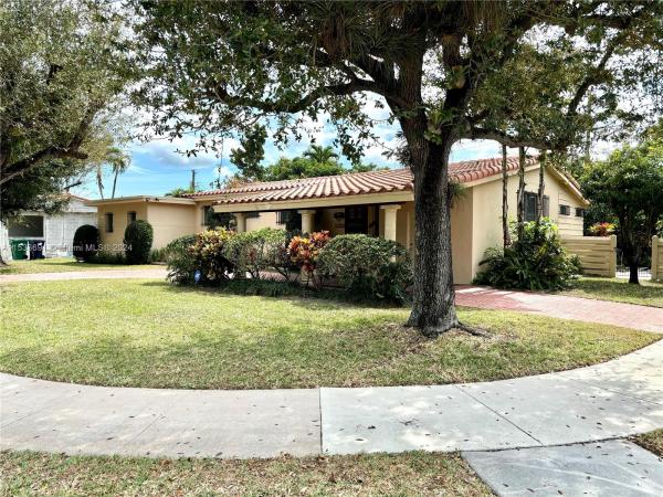 Coral Way Plaza, 7760 SW 16th St, Westchester, Florida 33155, image 3