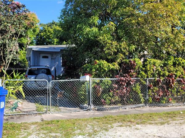 Jillshar Darrylcar, 971 NE 155th Ter, North Miami Beach, Florida 33162, image 1