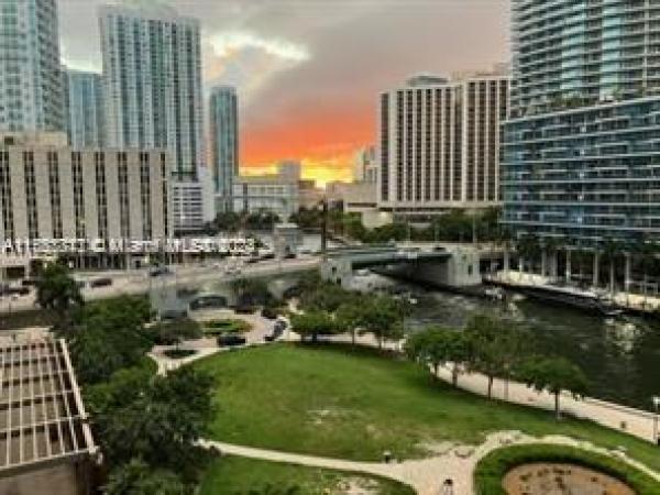 Icon Brickell Tower 1, 465 Brickell Ave #906, Miami, Florida 33131, image 1