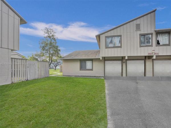 Habitat 2, 5928 NW 21st St #49-C, Lauderhill, Florida 33313, image 1