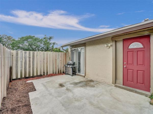 Habitat 2, 5928 NW 21st St #49-C, Lauderhill, Florida 33313, image 2