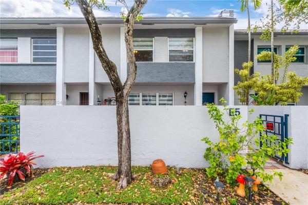 Lakes Village, 14123 SW 66th St #E5, Kendale Lakes, Florida 33183, image 3