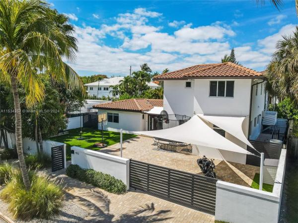 Tropical Isle Homes, 452 Hampton Ln, Key Biscayne, Florida 33149, image 3