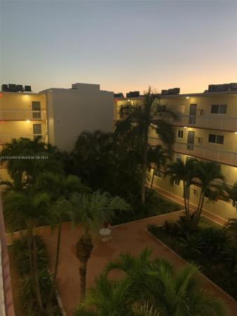 Village Of Kings Creek, 7815 Camino Real #i403, Glenvar Heights, Florida 33143, image 2