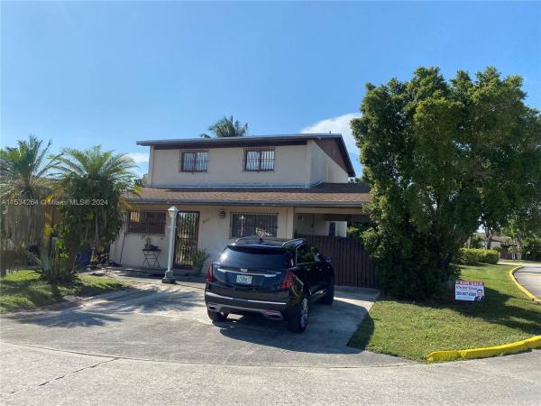Lakes Of Acadia, 19247 NW 53rd Cir Pl, Miami Gardens, Florida 33055, image 2