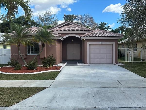 Walden Lake, 231 SW 203rd Ave, Pembroke Pines, Florida 33029, image 1